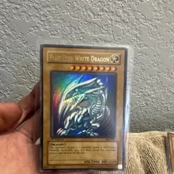 Blue-Eyes White Dragon Starter Deck Kaiba SDK-001 1st Edition Ultra Rare - Image 1