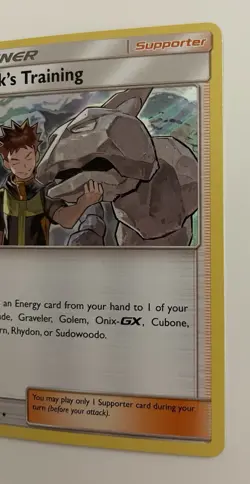 Brock's Training 55/68 Pokemon TCG SM Hidden Fates Holo Rare LP - Image 2