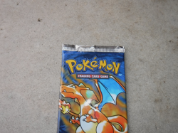 1999 POKEMON BASE SET UNLIMITED BOOSTER PACK CHARIZARD ART FOIL PACKS - Image 4