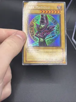 Yu-Gi-Oh! Dark Magician LOB-E003 Ultra Rare MP 1996 Kazuki Takahashi - Image 4