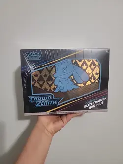 POKEMON CENTER Crown Zenith ETB - Image 2
