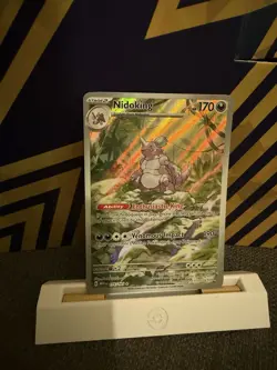Pokemon TCG Nidoking Scarlet & Violet Holo Illustration Rare Card 174/165 (NM) - Image 3