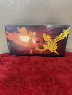 Pokemon TCG Team Rockets Moltrese Ultimate Collection Box New Small Tear - Image 1