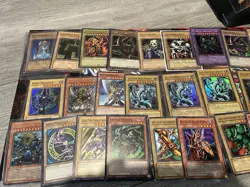 yugioh binder collection lot Dark Magician,summon Skull , Blue Eyes Dragon - Image 2