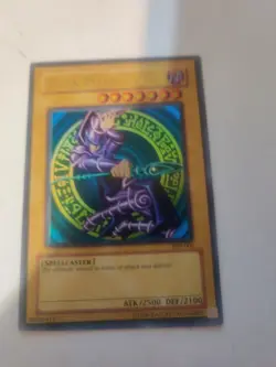 Yu-Gi-Oh! Dark Magician SDY-006 Unlimited Ultra Rare lightly played - Image 1