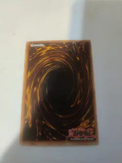 Yu-Gi-Oh! Dark Magician SDY-006 Unlimited Ultra Rare lightly played - Image 2