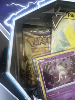 Pokemon TCG Pikachu V Box w/ 2 Evolving Skies & Brilliant Stars Booster Packs - Image 2
