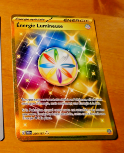 POKEMON CARD RARE HOLO CARTE ENERGIE LUMINEUSE 226/167 GOLD EV06 TWM FR NM 2024 - Image 1