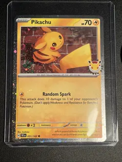 Pikachu PROMO STAMPED 30TH ANNIVERSARY 2026 POKEMON DAY + COIN Cosmos 051/162 - Image 2