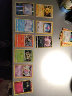 Lot Of 17 Pokemon Cards - Image 1