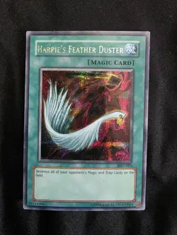 Yu-Gi-Oh Harpie's Feather Duster SDD-003 Secret Rare - Image 1