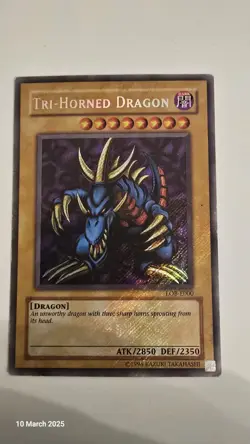 Tri-Horned Dragon LOB-E000 Unltd Ed Secret Rare Yu-Gi-Oh! MP - Image 1