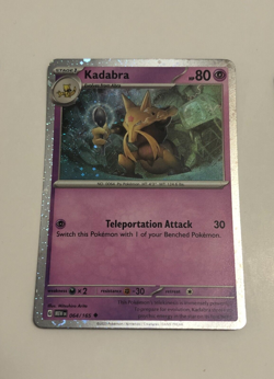 Pokemon Card 151 Promo Cosmo's Holographic Kadabra 064/165 Near Mint - Image 1
