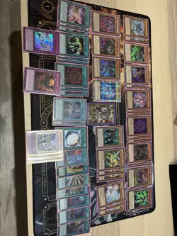 Yu-Gi-Oh High Rarity/Foiled HERO Deck - Image 1