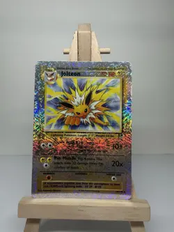 Pokemon TCG Jolteon Legendary Collection Reverse Holo Rare 70 HP 14/110 2002 - Image 1