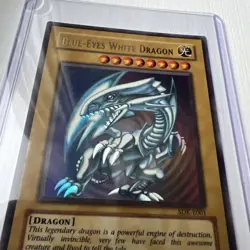 Yu-Gi-Oh! BLUE EYES WHITE DRAGON HOLO SDK-E001. GREAT CONDITION A - Image 2