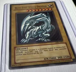 Yu-Gi-Oh! BLUE EYES WHITE DRAGON HOLO SDK-E001. GREAT CONDITION B - Image 2