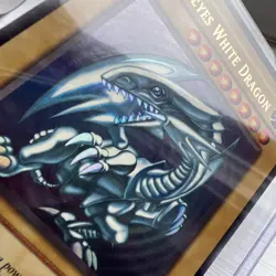 Yu-Gi-Oh! BLUE EYES WHITE DRAGON HOLO SDK-E001. GREAT CONDITION B - Image 3