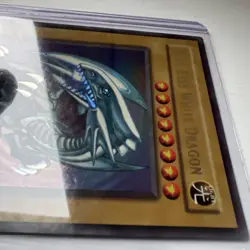 Yu-Gi-Oh! BLUE EYES WHITE DRAGON HOLO SDK-E001. GREAT CONDITION B - Image 5