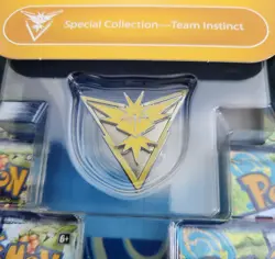 Pokemon TCG Pokemon GO Special Team Collection Box - 6 Packs 820650850530 - Image 4