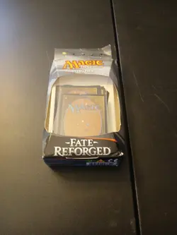 Magic the Gathering Intro Pack Fate Reforged UnFlinching Assault Open As-is Pack - Image 1