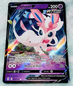 Pokemon TCG Sylveon V 074/203 SWSH07: Evolving Skies Ultra Rare Holo Card NM - Image 1