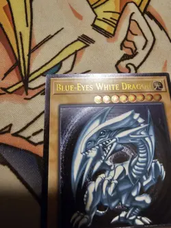 Blue-Eyes White Dragon OP28-EN001 OTS Pack 28 Unlimited Ultimate Rare NM - Image 2