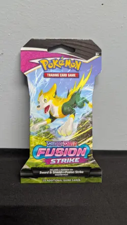 Pokemon TCG: Sword & Shield-Fusion Strike Sleeved Booster Pack - 10 Cards 820650809163 - Image 1