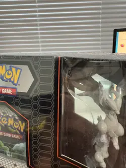 Pokemon TCG: 2011 Reshiram Box Black And White New Factory Sealed Rare - Image 2