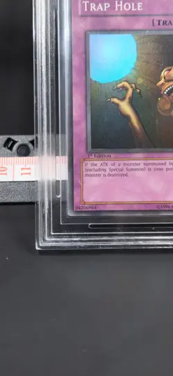 Yu-Gi-Oh Trap Hole LOB-058 1st Edition Super Rare MNT 8.5 NM-MT+ - Image 3