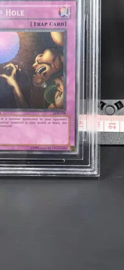 Yu-Gi-Oh Trap Hole LOB-058 1st Edition Super Rare MNT 8.5 NM-MT+ - Image 4