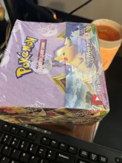 Pokemon Sword & Shield Vivid Voltage Booster Box English Pikachu - Image 2