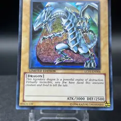 Blue Eyes White Dragon LC01-EN004 Limited Edition Ultra Rare Yugioh Card - Image 2