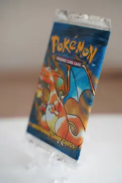 21.08g Pokemon Base Set Booster Pack Unlimited Charizard WOTC TCG Vintage Sealed - Image 4