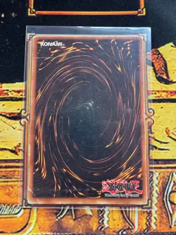 Ultra Rare Blue-Eyes White Dragon SDK-001 Starter Deck: Kaiba - Image 2