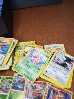 Huge Pokemon Collection Lot Over 1500+ cards + accessories - Image 5