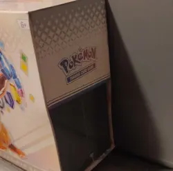 Pokemon Scarlet & Violet Prismatic Evolutions Elite Trainer Box Promo Booster - Image 3