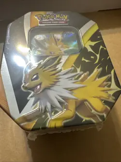 Pokemon TCG: V Heroes Tin - Umbreon V FACTORY SEALED - 4 Booster Packs - Image 3