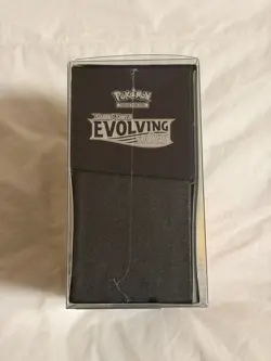Pokemon TCG: SW&SH Evolving Skies Elite Trainer Box w/ Plastic Display Case - Image 2