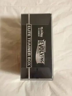 Pokemon TCG: SW&SH Evolving Skies Elite Trainer Box w/ Plastic Display Case - Image 5