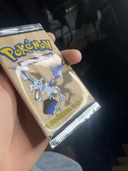 1999 Pokemon 1st Edition Fossil Booster Pack Factory sealed - Aerodacty - Light - Image 2