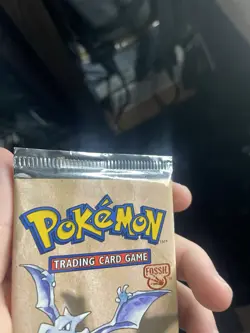 1999 Pokemon 1st Edition Fossil Booster Pack Factory sealed - Aerodacty - Light - Image 3