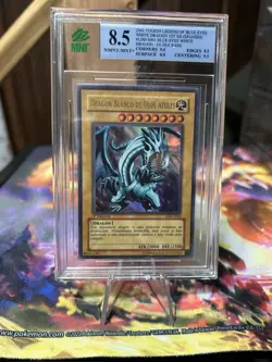 2002 YU-GI-OH 1ST EDITION SPANISH LEGEND OF BLUE EYES WHITE DRAGON UR MNT 8.5 - Image 1