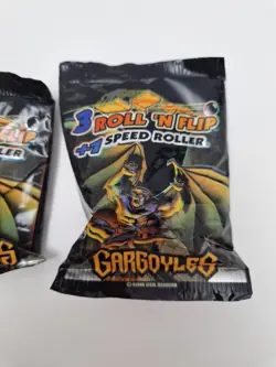 Gargoyles Roll 'N Flip Vintage Rare Collectible Sealed x 2 Packs - Image 2