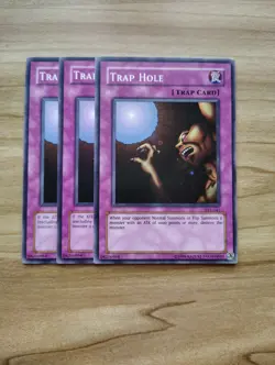 Yu-Gi-Oh! - Trap Hole 3X - Full Playset - Image 1