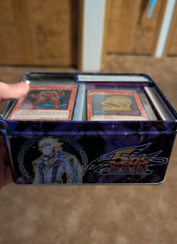 Yugioh Cards W/ 5D'S Collectors Tin - 30+ Rare/Holo included 500+ Cards - Image 2