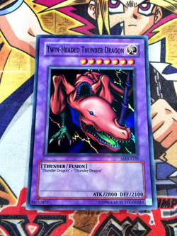 Twin-Headed Thunder Dragon mrd-e120 Unltd Ed (NM+) Super Rare Yu-Gi-Oh! - Image 1