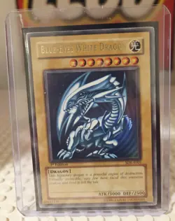 Yu-Gi-Oh! TCG 1st Edition Ultra Rare Iconic Blue Eyes White Dragon SDK-E001 - Image 2