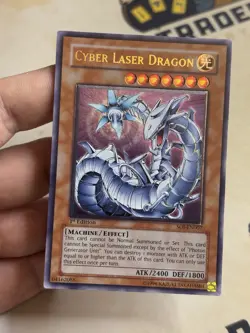 SOI-EN007 Cyber Laser Dragon Ultimate Rare 1st Edition YuGiOh! LP EU Print - Image 2