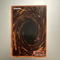 Yu-Gi-Oh! Blue-Eyes White Dragon SDK-001 Kaiba Ultra Rare Holo 3000 ATK 2500 DEF - Image 2